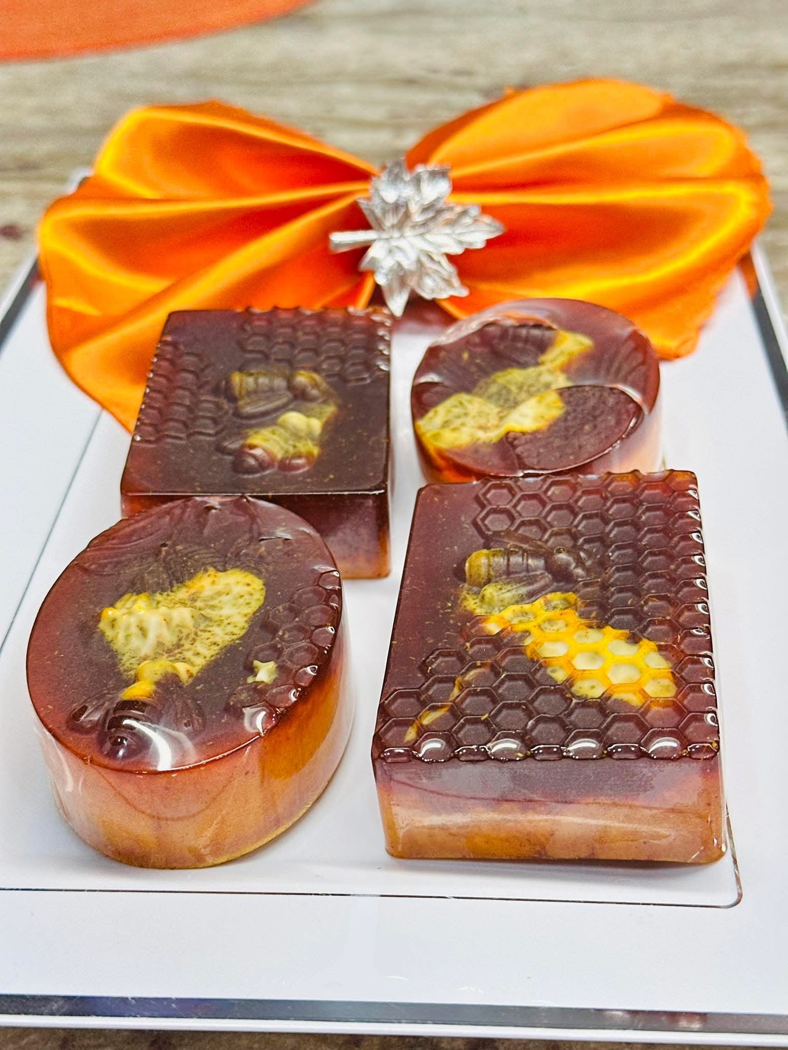 Jabón Artesanal de Cúrcuma, Caléndula y Miel / Turmeric, Calendula & Honey Soap
